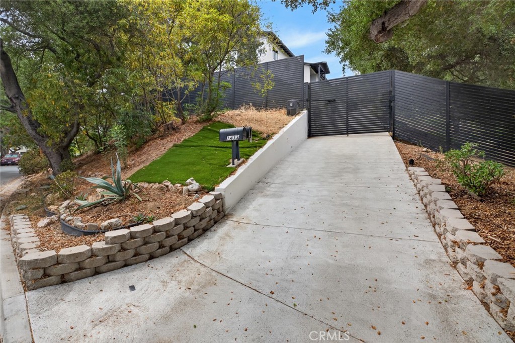 1433 El Rito Property Photo 7