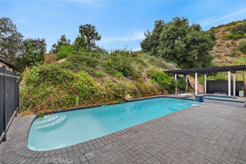 1433 El Rito Property Photo 9