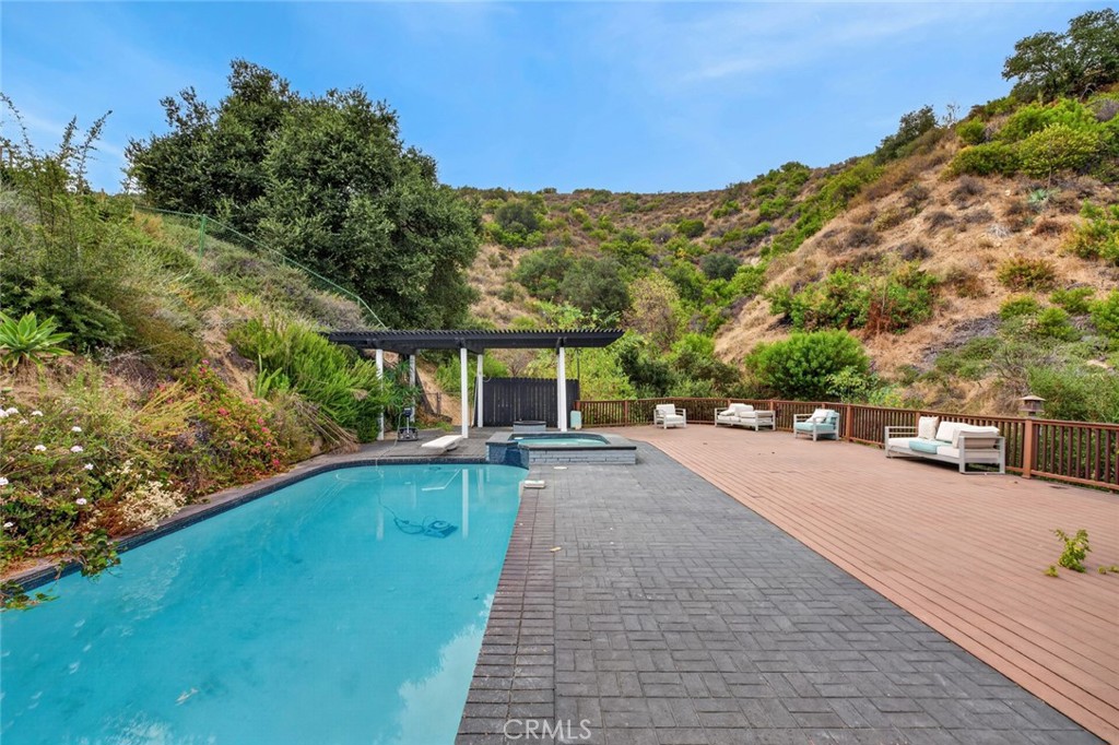 1433 El Rito Property Photo 10