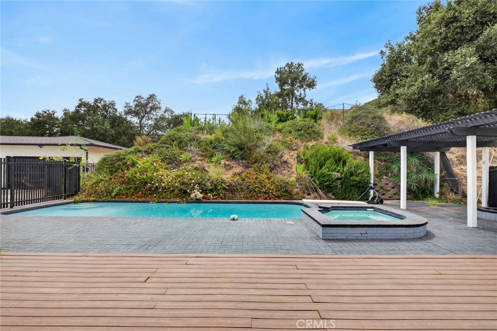 1433 El Rito Property Photo 14