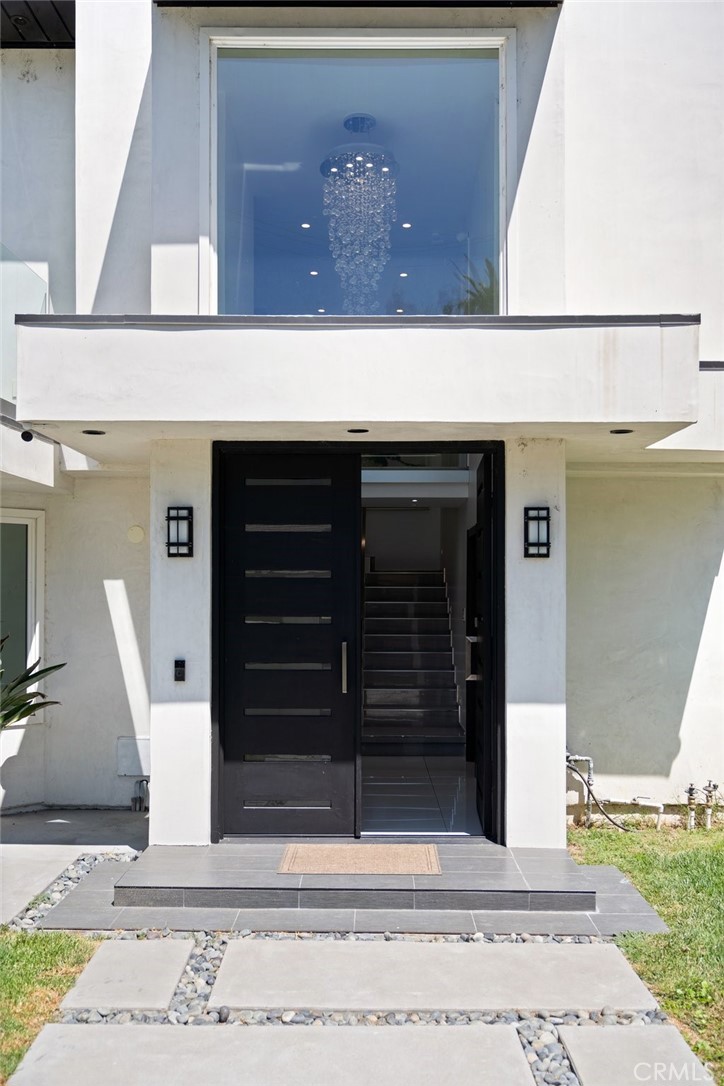 4630 Cedros Avenue Property Photo 8