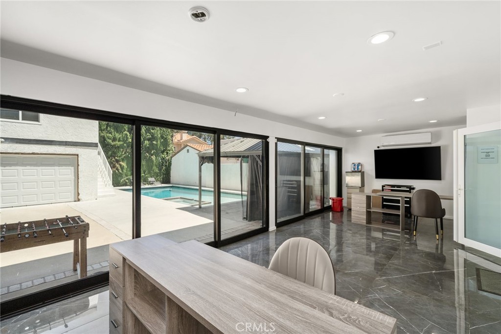 4630 Cedros Avenue Property Photo 21