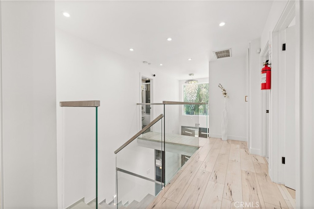 4630 Cedros Avenue Property Photo 24