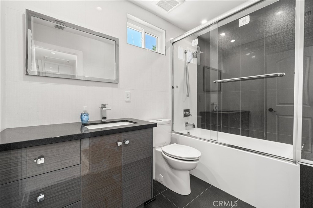 4630 Cedros Avenue Property Photo 39
