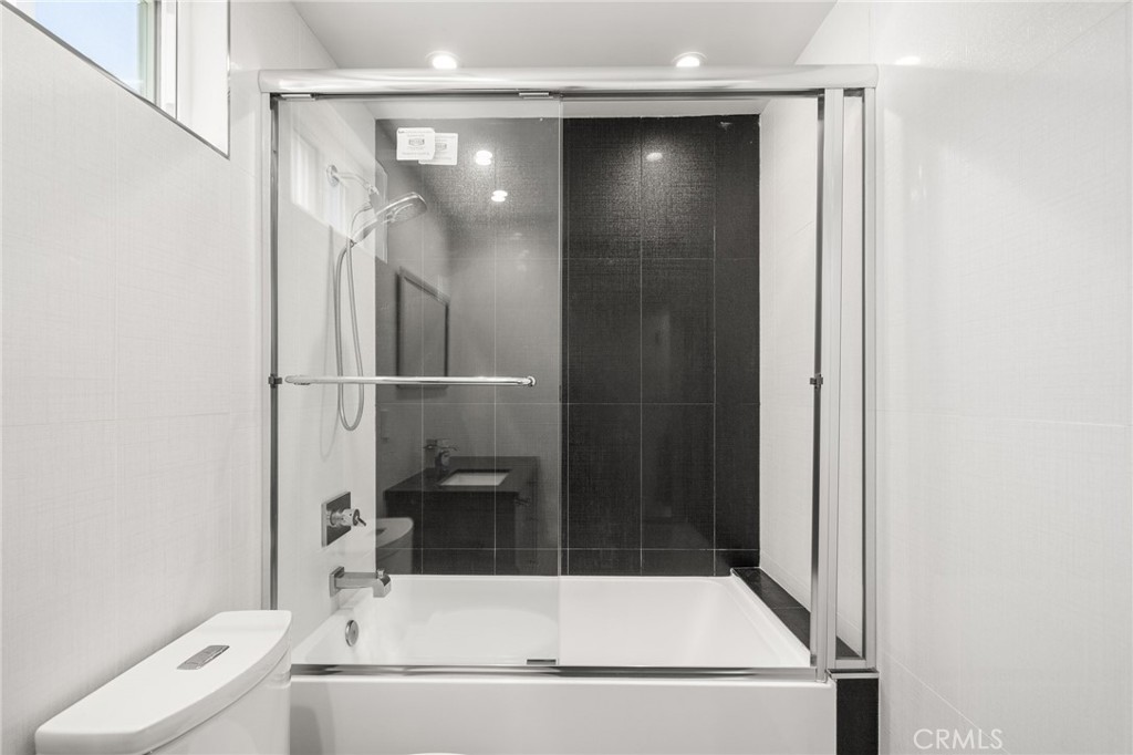4630 Cedros Avenue Property Photo 40