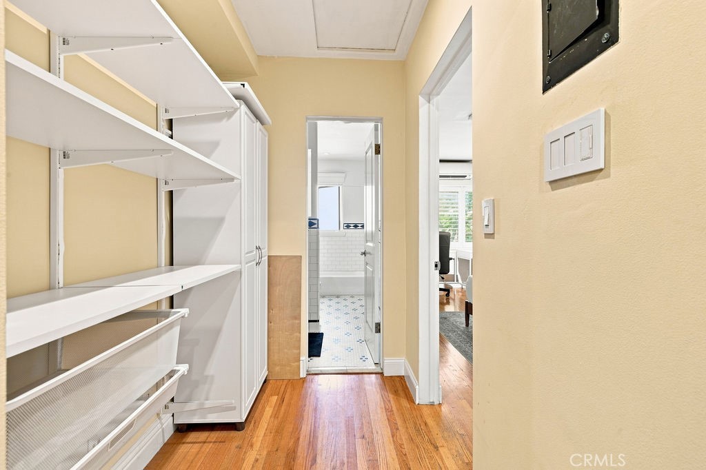 1615 N Laurel Avenue 214 Property Photo 15