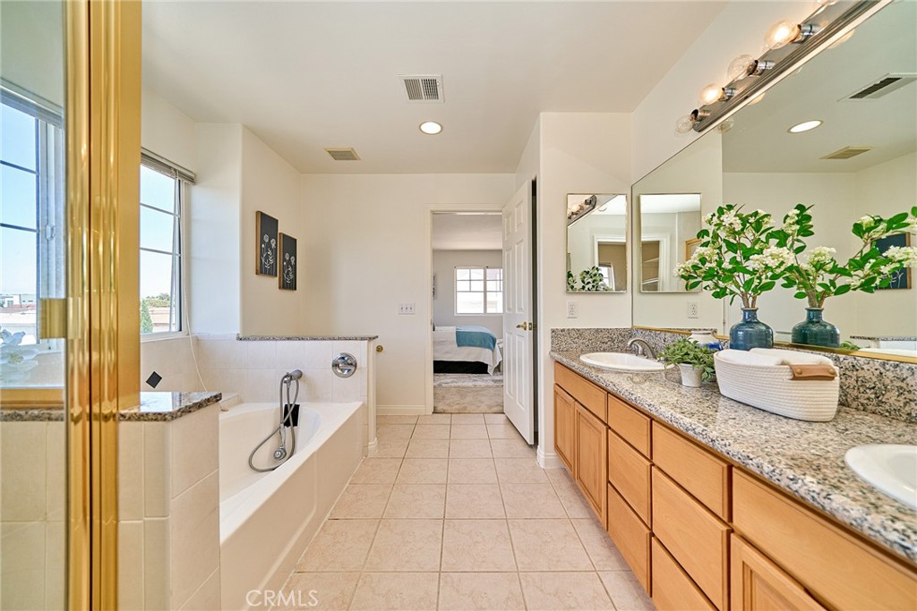 15908 Halldale Avenue B Property Photo 13
