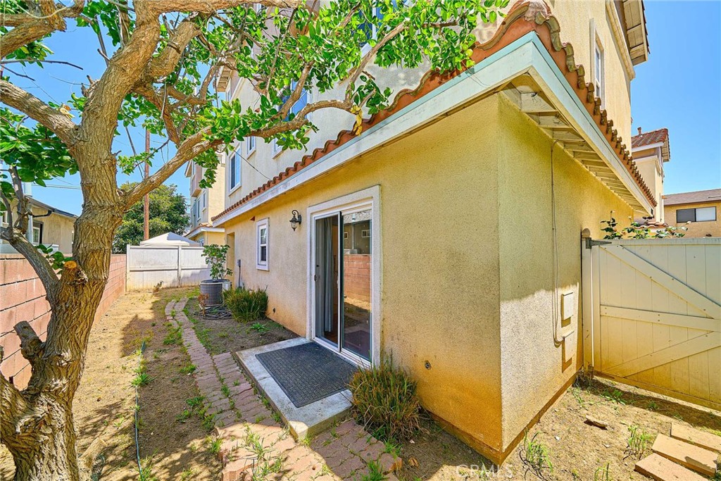 15908 Halldale Avenue B Property Photo 18