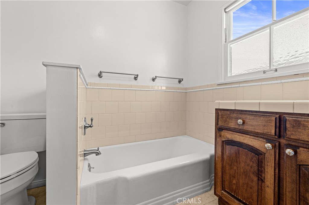424 Tufts Property Photo 35