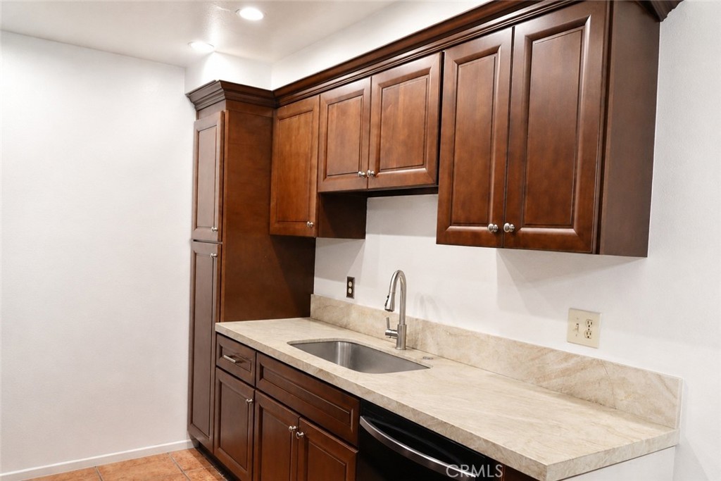 1741 Neil Armstrong 208 Property Photo 5