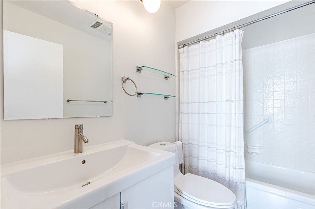 400 N Louise 303 Property Photo 22