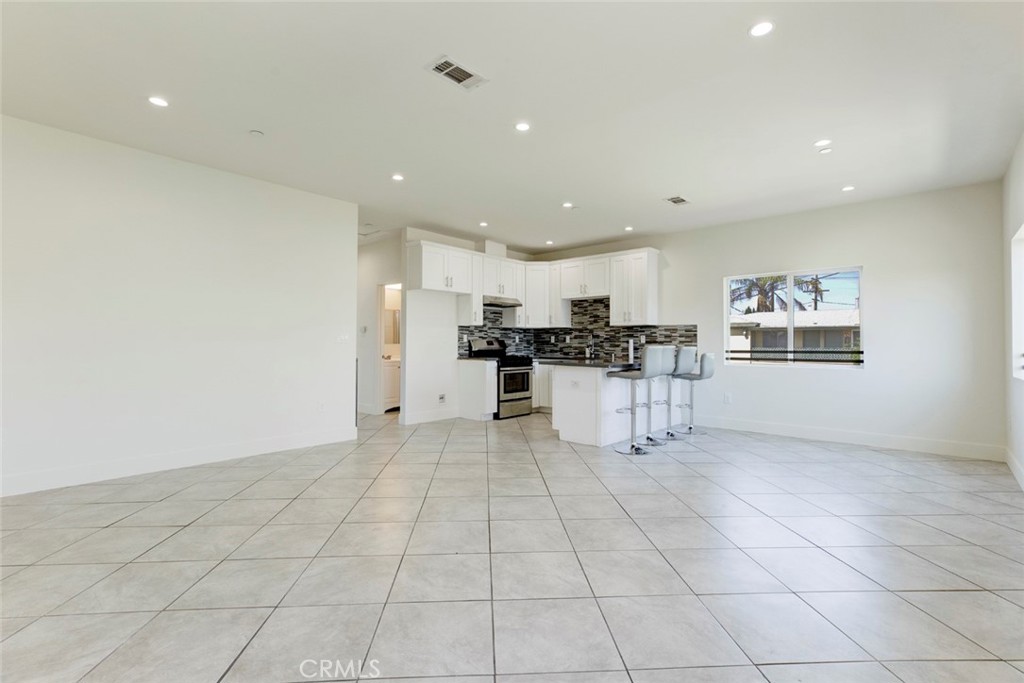 6821 Agnes Ave. Property Photo 1