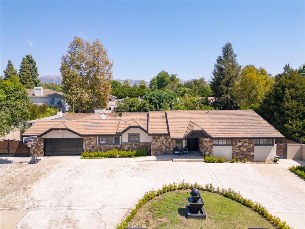 19457 Merridy Street Property Photo 3
