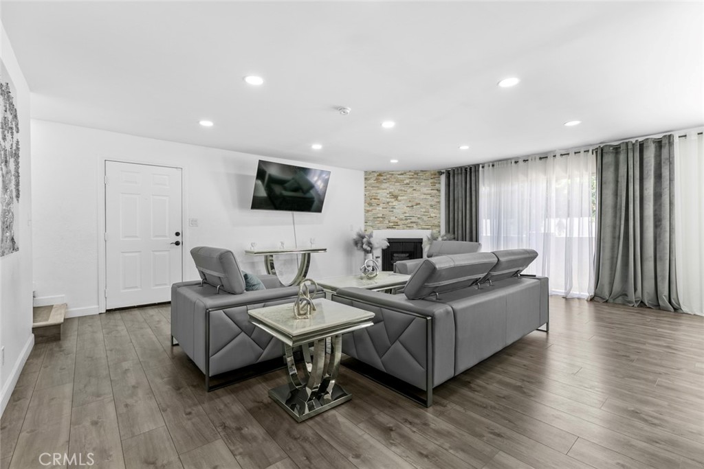 8801 Cedros Avenue 7 Property Photo 1