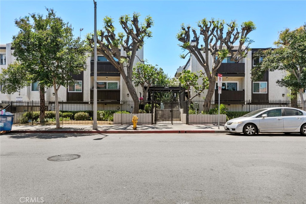 8801 Cedros Avenue 7 Property Photo 5