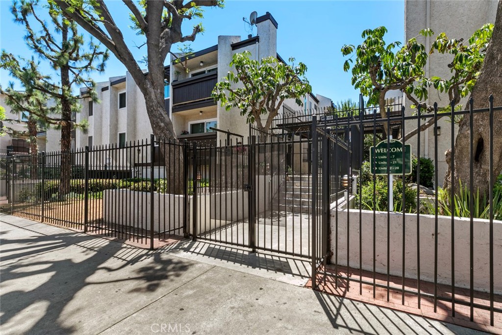 8801 Cedros Avenue 7 Property Photo 6