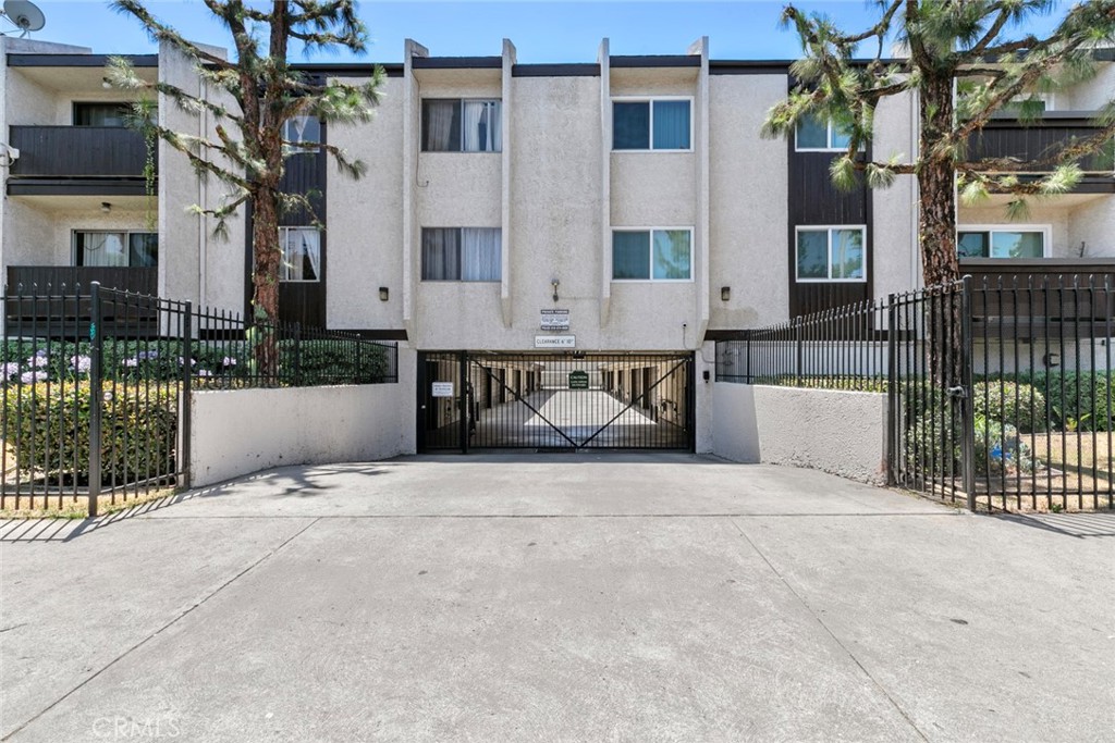 8801 Cedros Avenue 7 Property Photo 7