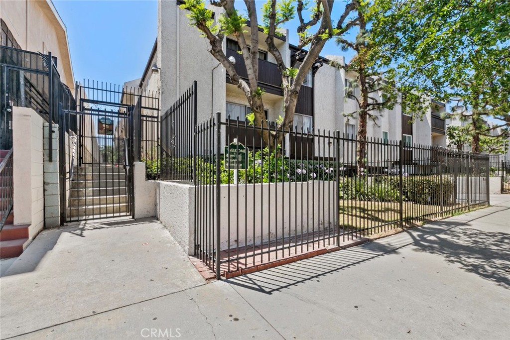 8801 Cedros Avenue 7 Property Photo 8
