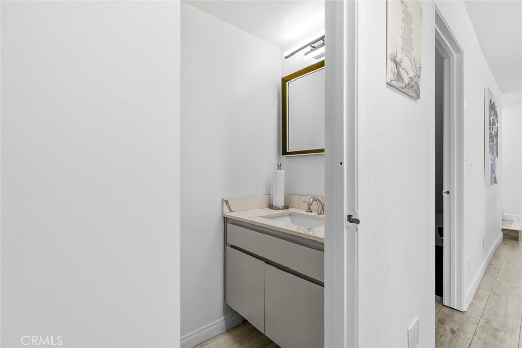 8801 Cedros Avenue 7 Property Photo 15