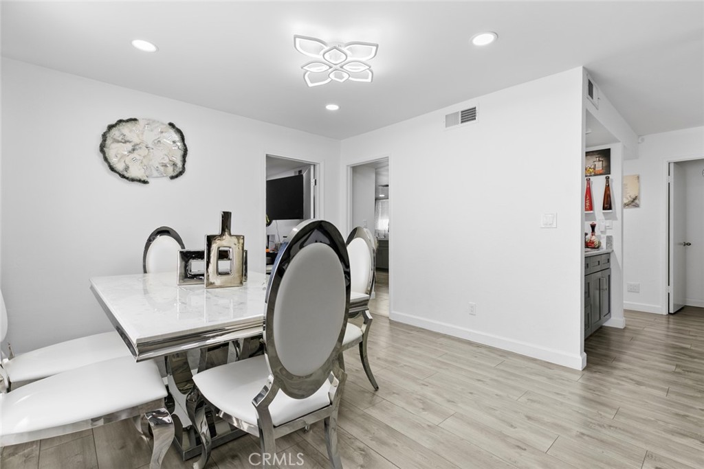 8801 Cedros Avenue 7 Property Photo 17