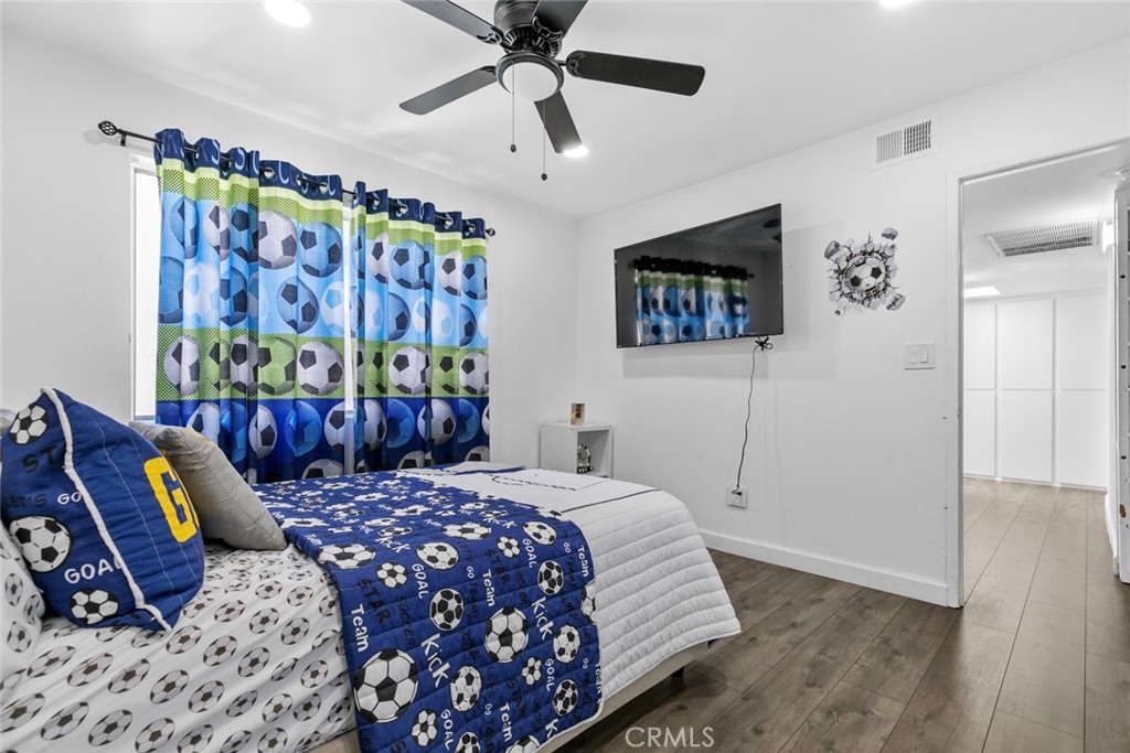 8801 Cedros Avenue 7 Property Photo 33