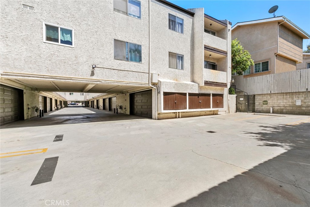 8801 Cedros Avenue 7 Property Photo 49