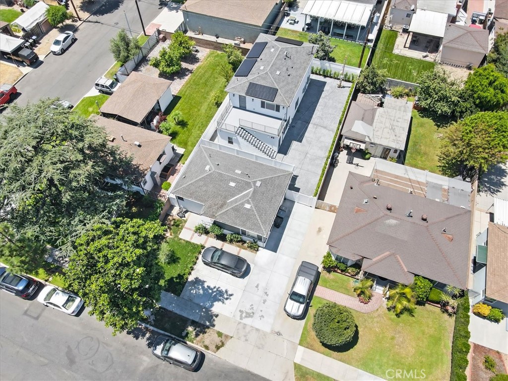 2103 N Pass Avenue N 201 Property Photo 2