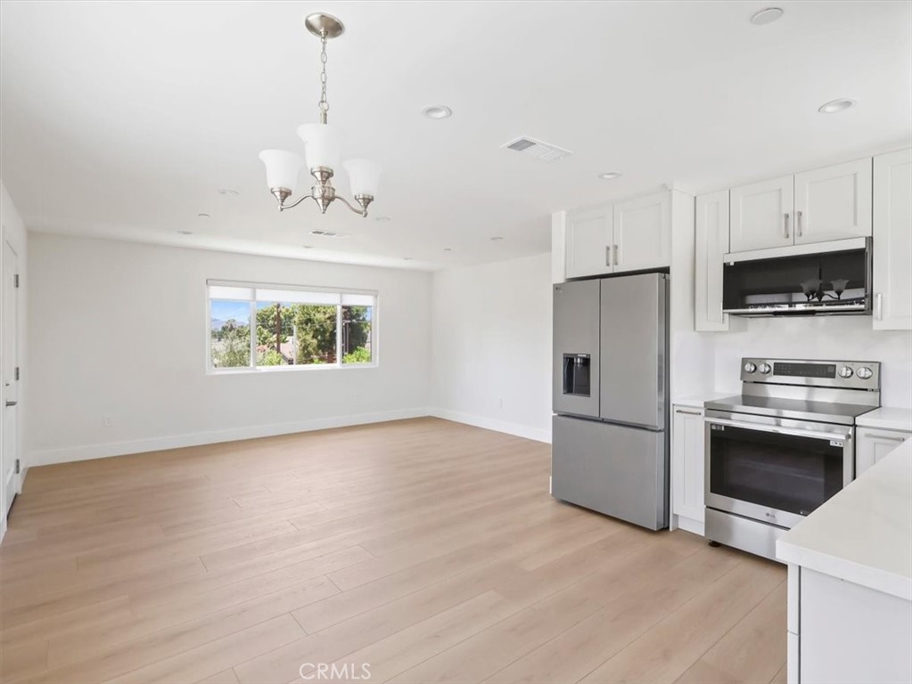 2103 N Pass Avenue N 201 Property Photo 9