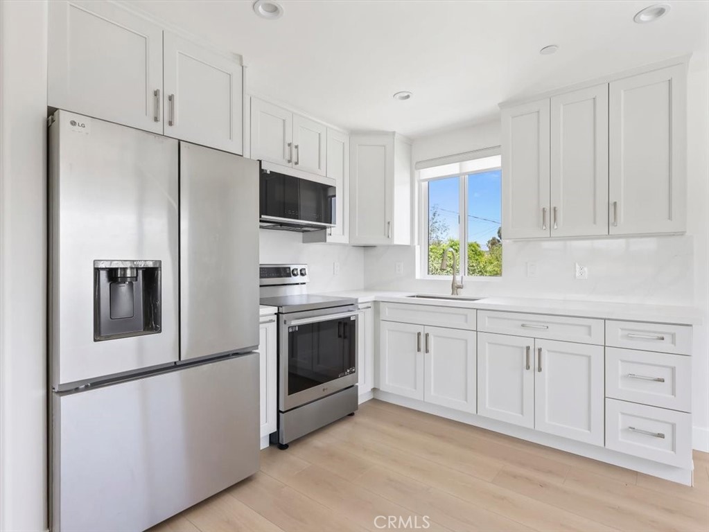2103 N Pass Avenue N 201 Property Photo 12