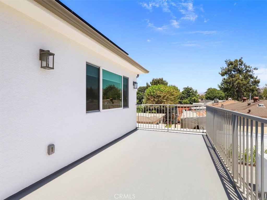 2103 N Pass Avenue N 201 Property Photo 37