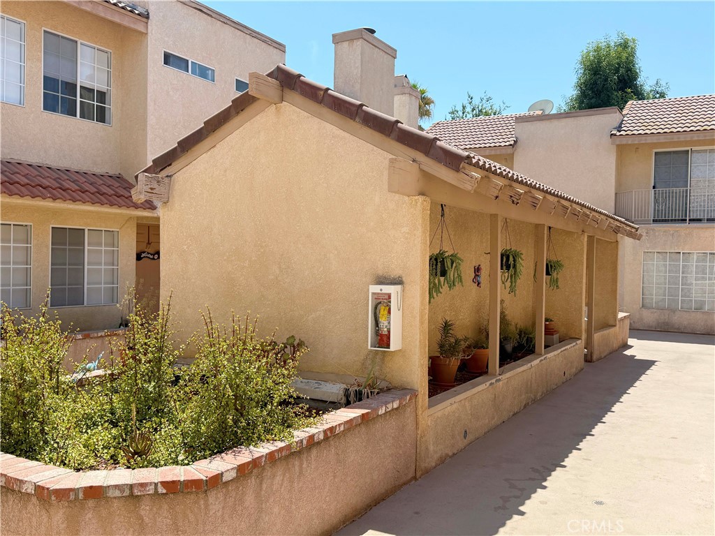8744 Darby Avenue 14 Property Photo 4