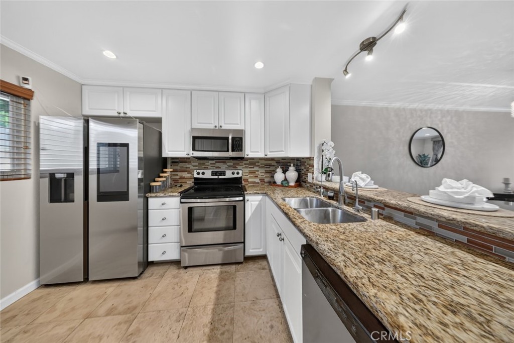 2940 N Verdugo Road 322 Property Photo 8