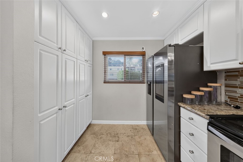 2940 N Verdugo Road 322 Property Photo 9