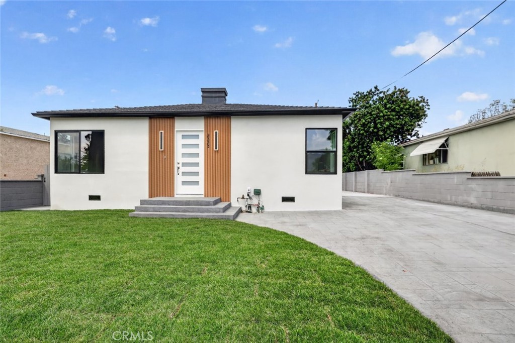 2325 N Naomi Street Property Photo 4