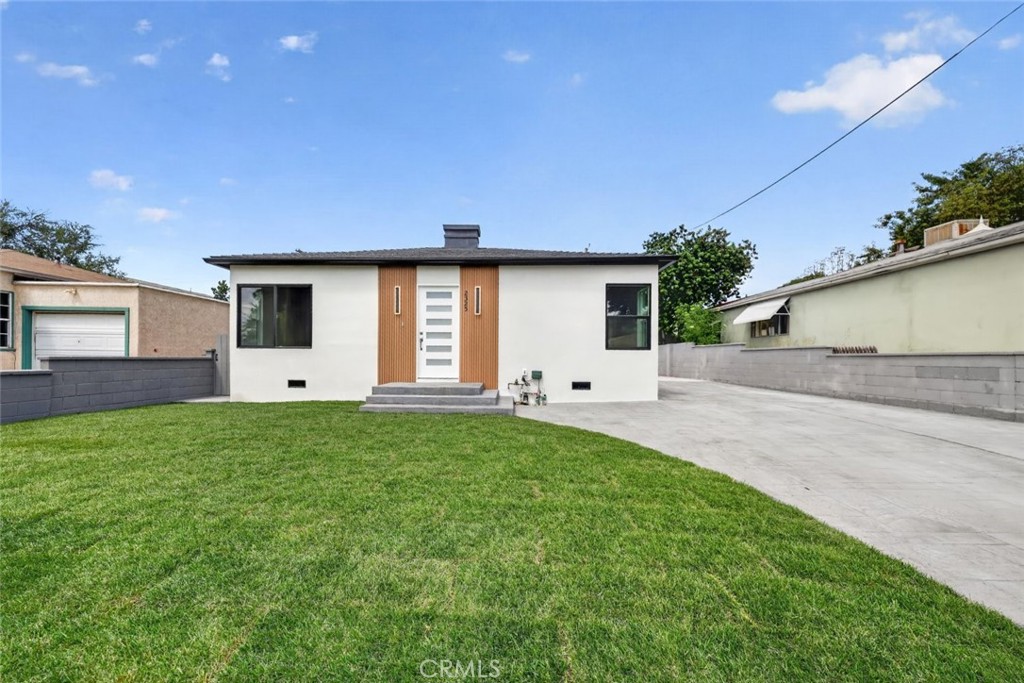 2325 N Naomi Street Property Photo 5