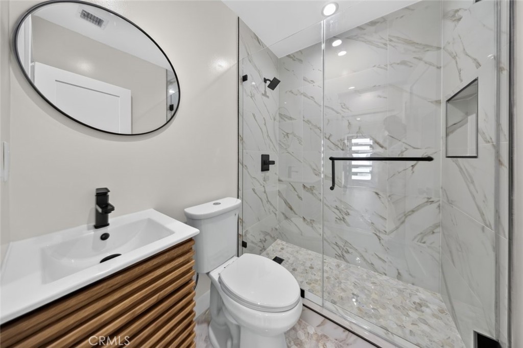 2325 N Naomi Street Property Photo 23