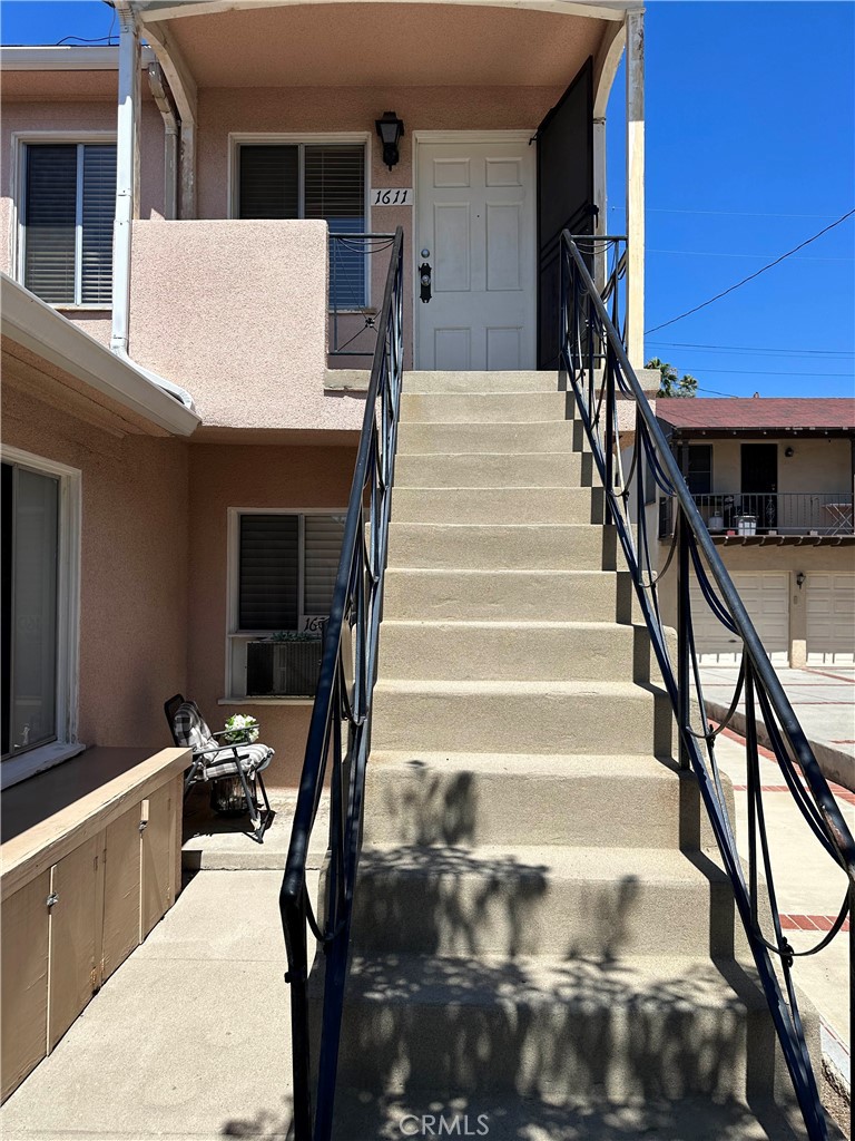 1609 E Chevy Chase Drive 1611 Property Photo 1