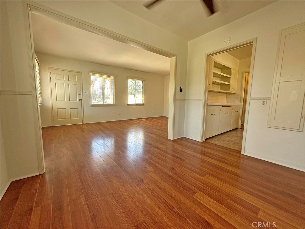 1609 E Chevy Chase Drive 1611 Property Photo 3
