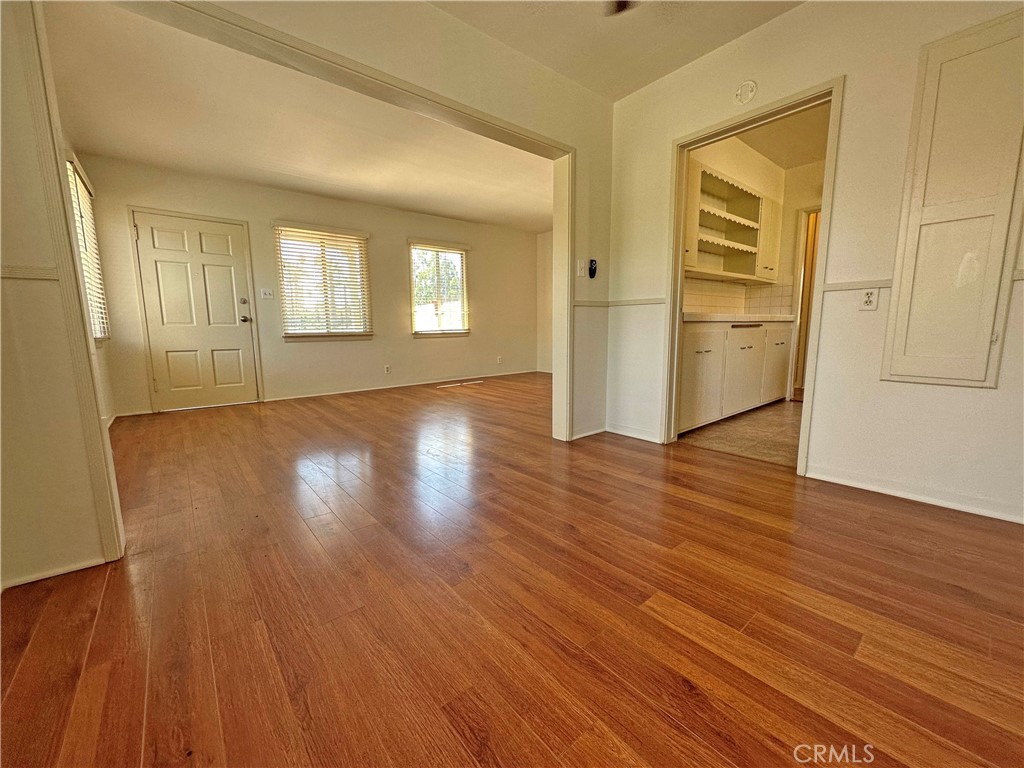 1609 E Chevy Chase Drive 1611 Property Photo 6