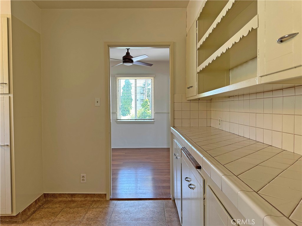1609 E Chevy Chase Drive 1611 Property Photo 8