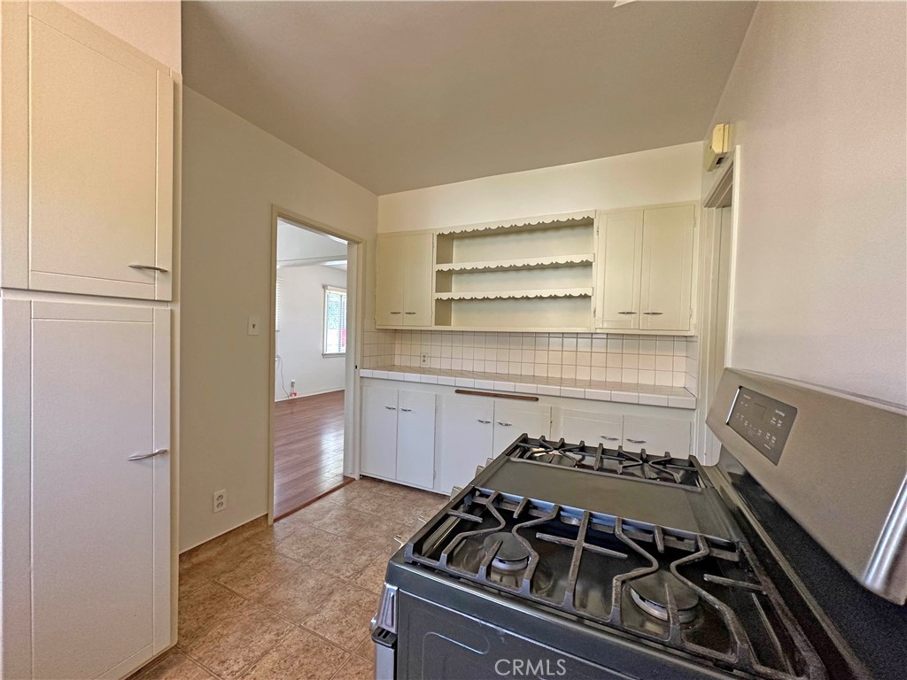 1609 E Chevy Chase Drive 1611 Property Photo 9