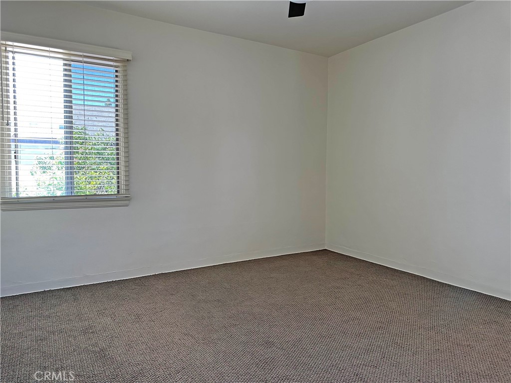 1609 E Chevy Chase Drive 1611 Property Photo 13