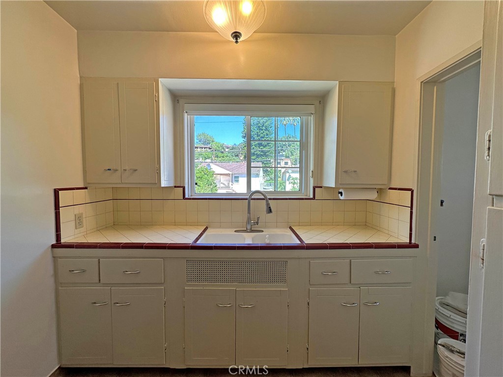 1609 E Chevy Chase Drive 1611 Property Photo 15