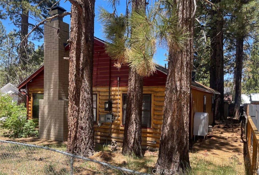 723 Fir Property Photo 1