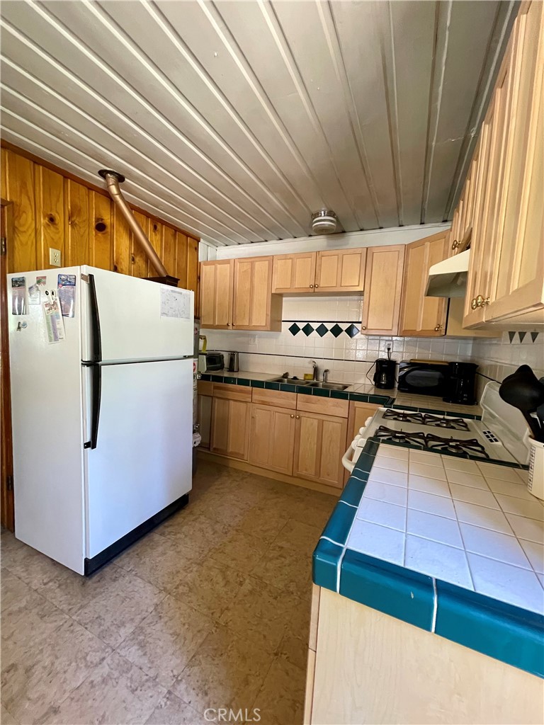 723 Fir Property Photo 7