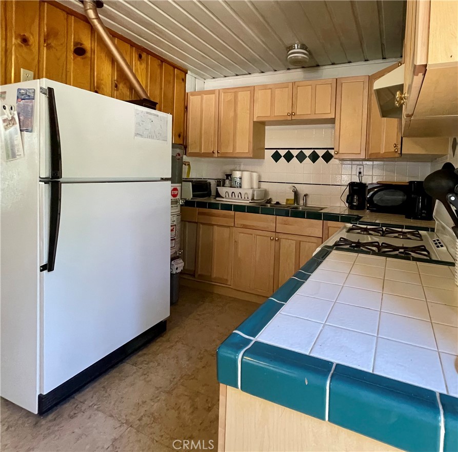 723 Fir Property Photo 9