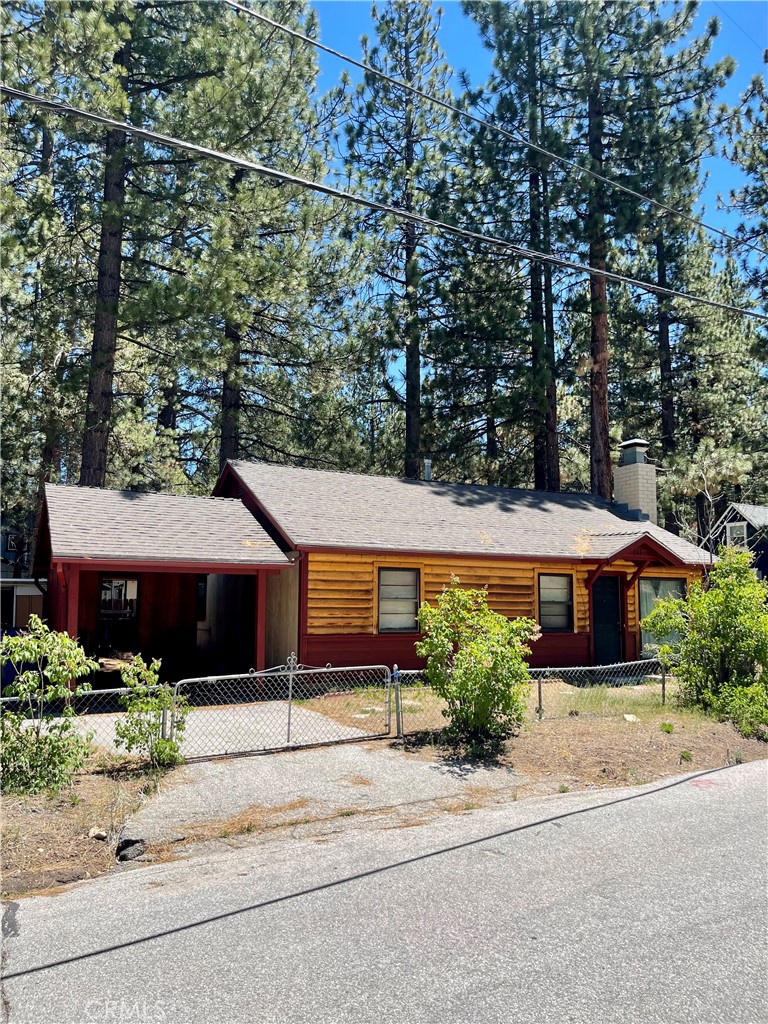 723 Fir Property Photo 16