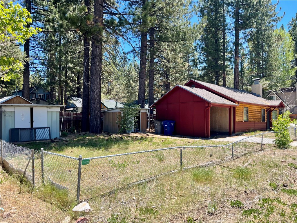 723 Fir Property Photo 17