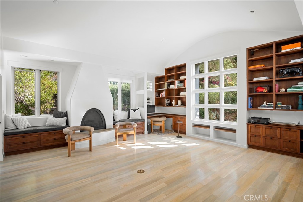 1040 Hillcroft Road Property Photo 17