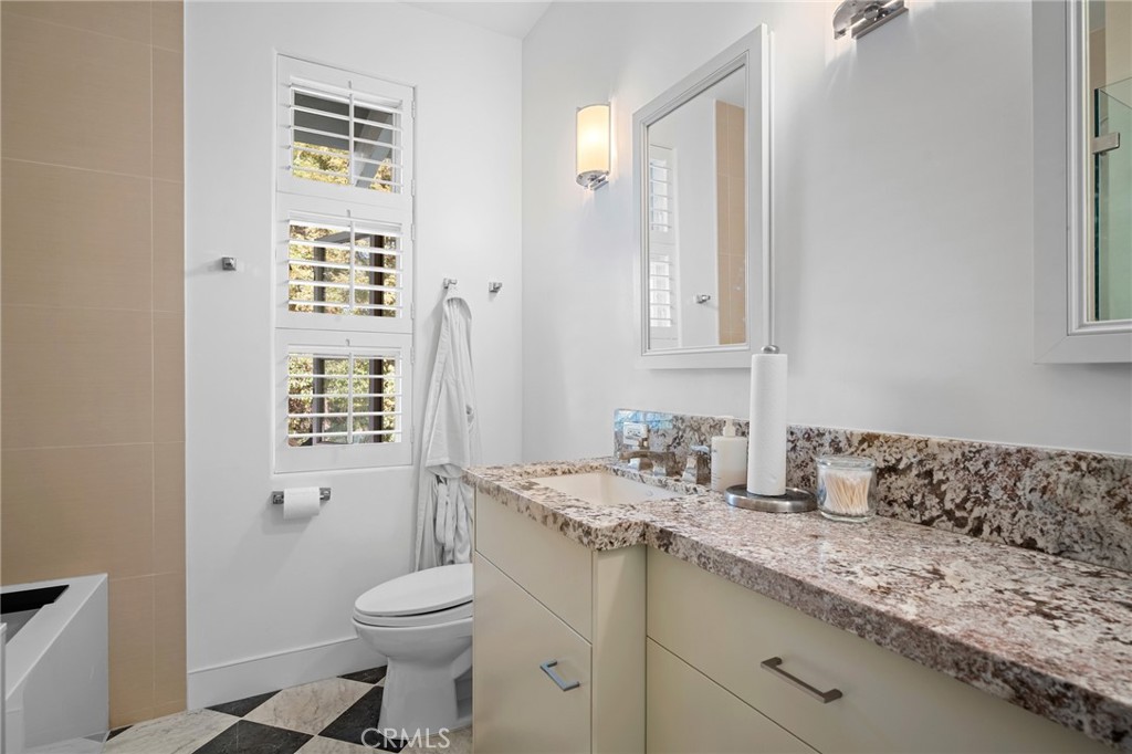 1040 Hillcroft Road Property Photo 34